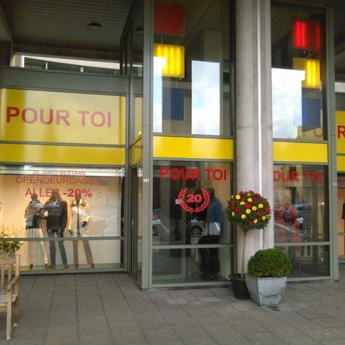 pour toi logo