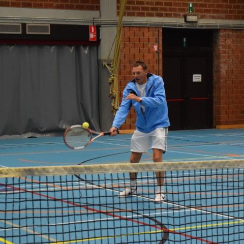 TENNIS donderdag 12u30-13u30 (voorjaar25) © sport plus vzw