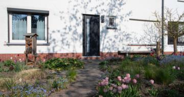 bloemrijke voortuin